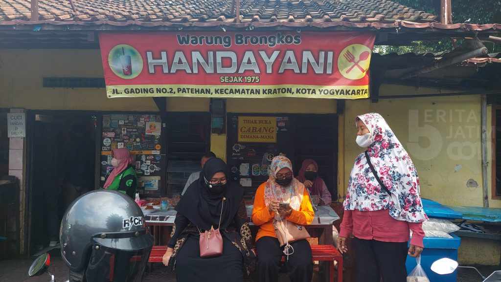 Kuliner Legendaris Yogyakarta, Brongkos Alun-alun Kidul
