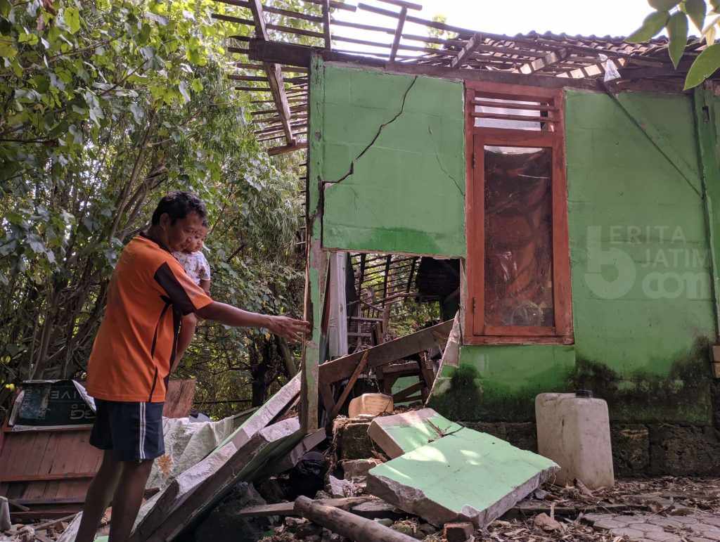 Tergerus Longsor, Rumah di Tepi Bengawan Solo Bojonegoro Terancam Roboh