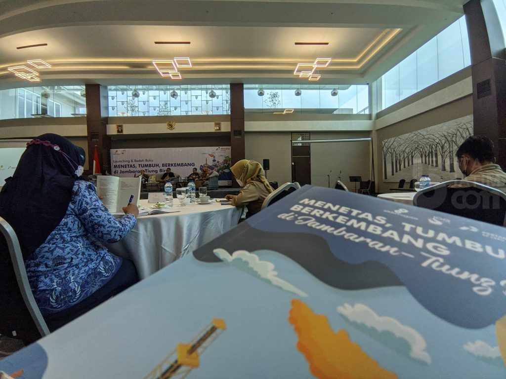 IDFoS Indonesia Luncurkan Buku Cerita Sukses Kembangkan BUMDes di Jambaran Tiung Biru