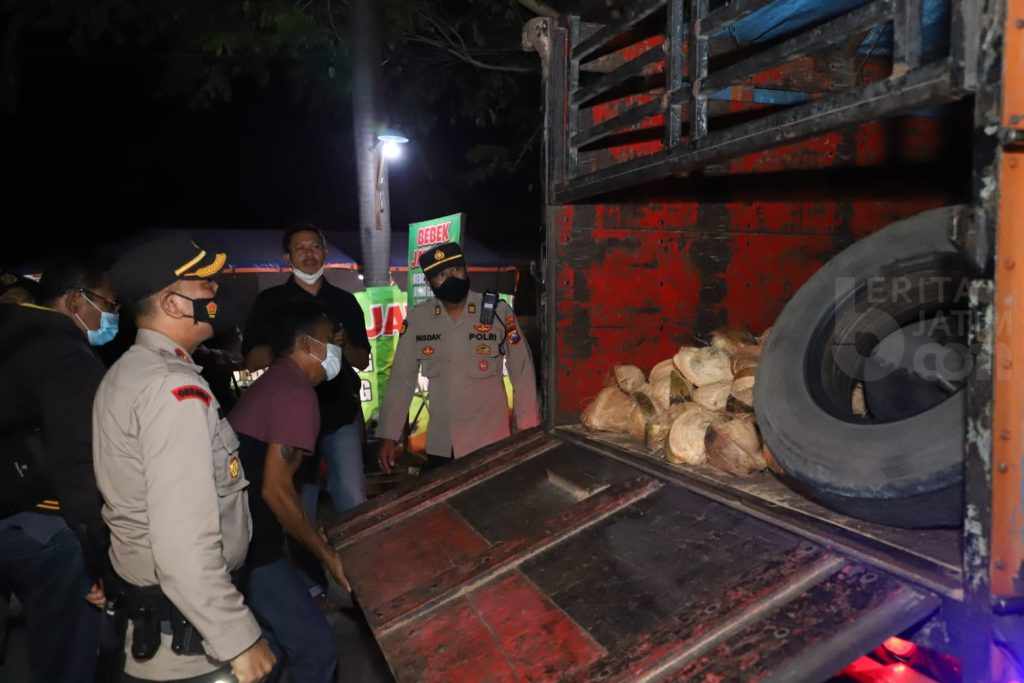 Antisipasi Virus PMK, Polres Mojokerto Razia Sapi di Perbatasan
