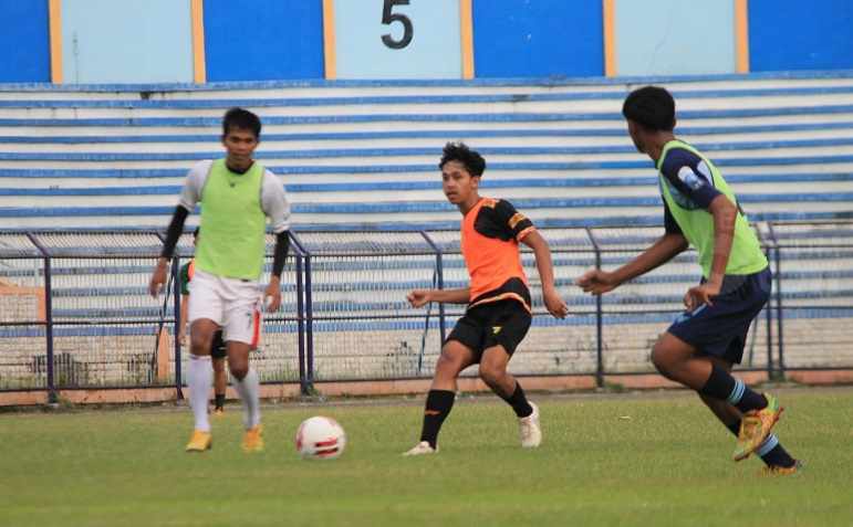 Sederet Pemain Curi Perhatian Pelatih Persela Lamongan Fakhri Husaini