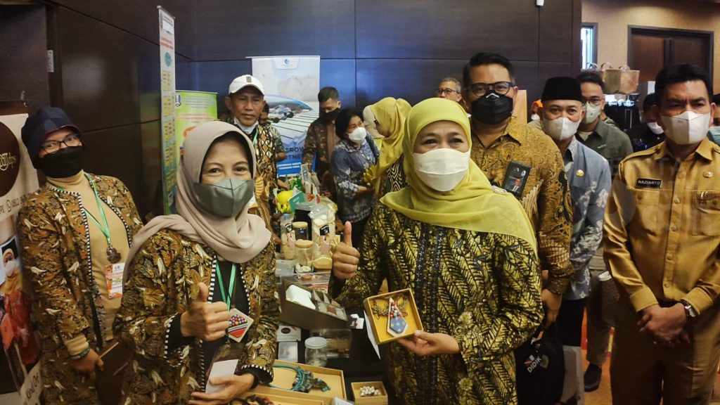 Misi Dagang di Babel, Kerupuk Olahan Duri Ikan UMKM Binaan SIER Laris Manis