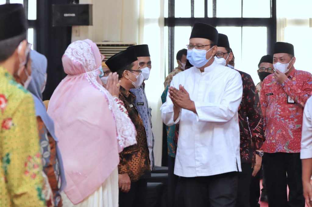 Gus Ipul Berikan Bimbingan Manasik 125 CJH Kota Pasuruan : Mudah-mudahan Perjalanan Lancar