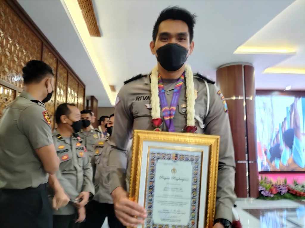 Rivan Nurmulki, Atlet Voli Ganteng yang Sejak Kecil Ingin Jadi Polisi