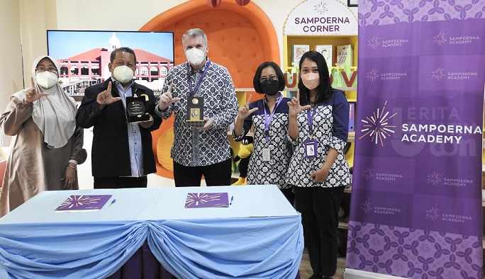 Sampoerna Academy Surabaya Kampanyekan Gerakan Literasi