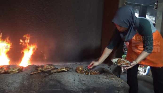 Libur Lebaran, 1.500 Ekor Ayam Panggang Gandu Magetan Terjual Dalam Sehari