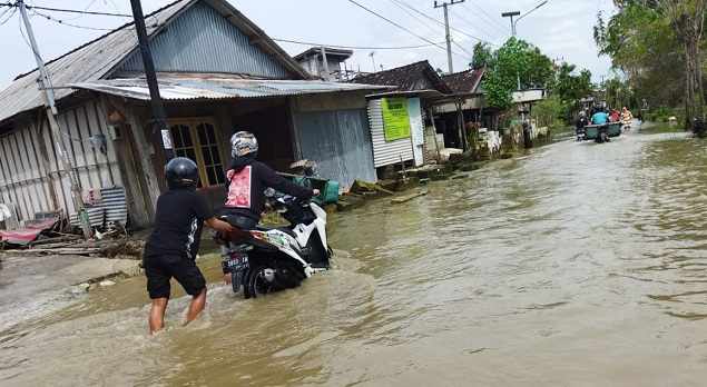 Lamongan Diterjang Banjir saat Lebaran Ketupat