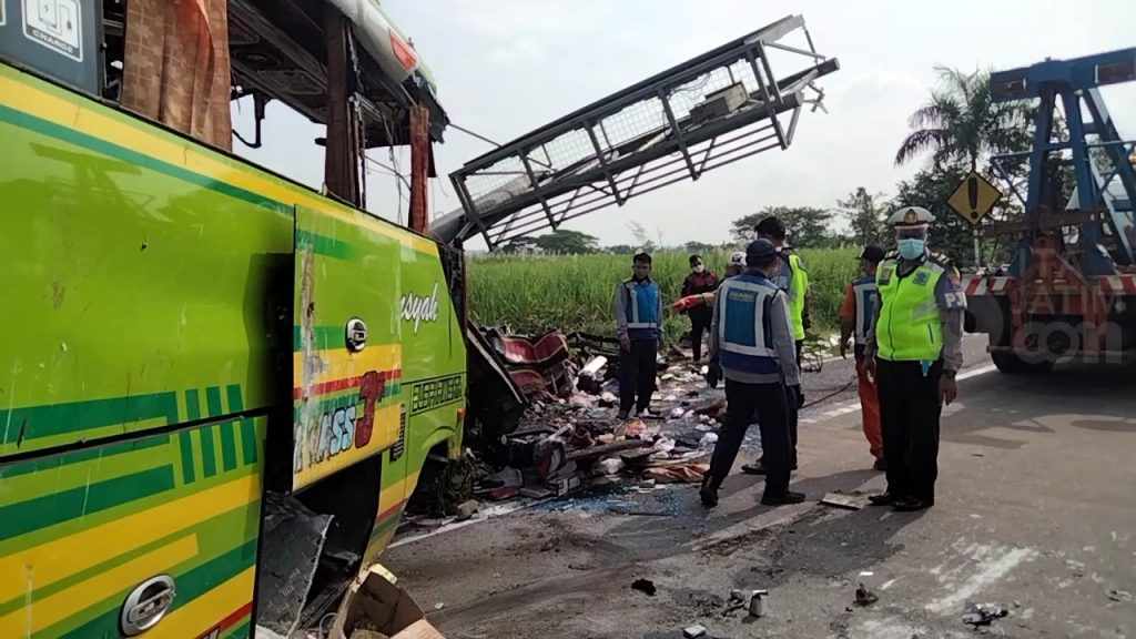 15 Korban Tewas Kecelakaan Maut Tol Sumo, Wawali Armuji Sampaikan Belasungkawa