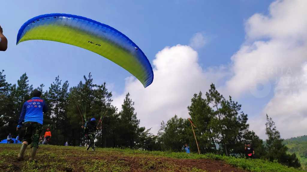 Pasuruan Punya Tempat Wisata Paralayang Baru