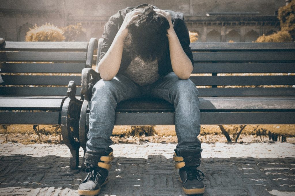 Dikenal Sebagai Pribadi Yang Tertutup, Begini 5 Cara Introvert Menghadapi Masalah