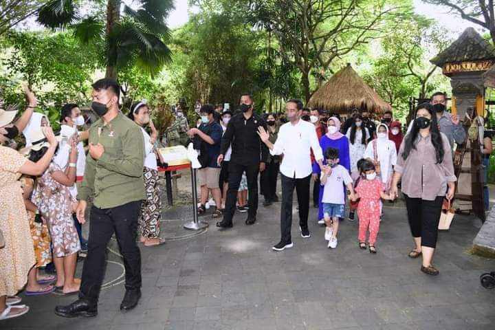 Sukacitanya Warga Tampaksiring Gianyar Bali Bertemu Presiden Jokowi
