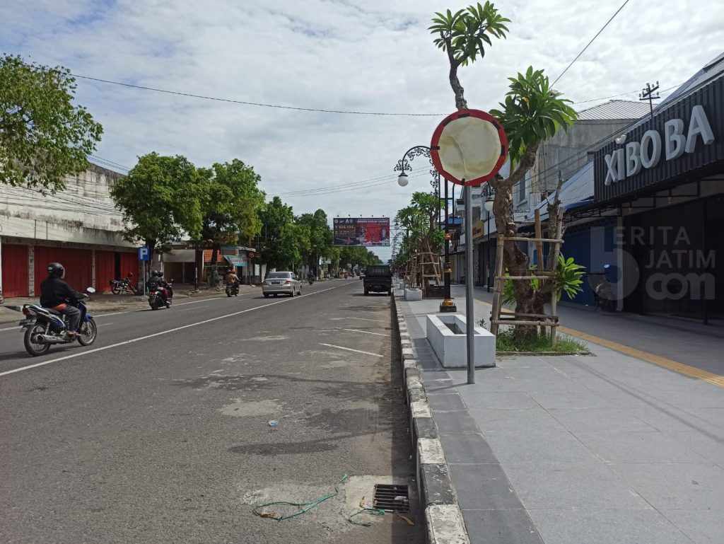 Pedestrian Jalan Jensud dan Ursum Ponorogo, Tiga Titik dengan Finishing Cor