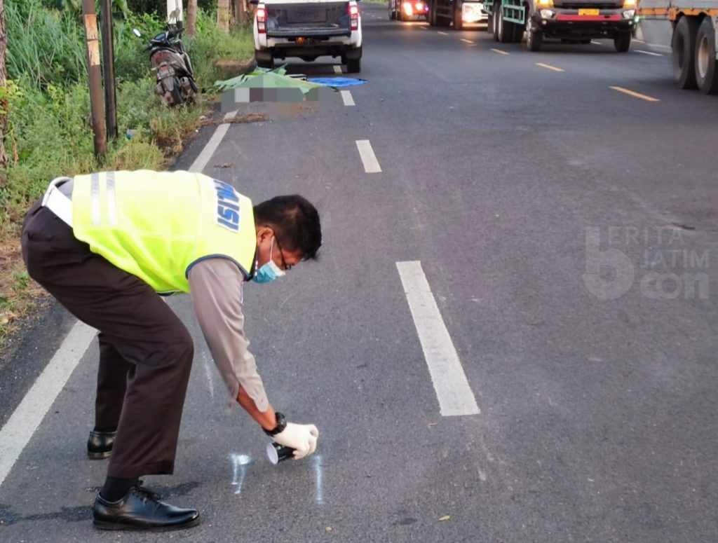 Jatuh Karena Jalan Rusak, Pemotor Meninggal Dunia di Jalur Pantura Tuban