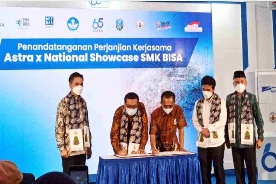 Buka SMK Nasional Showcase di Ponorogo, Wagub Emil: Berdaya Saing Global