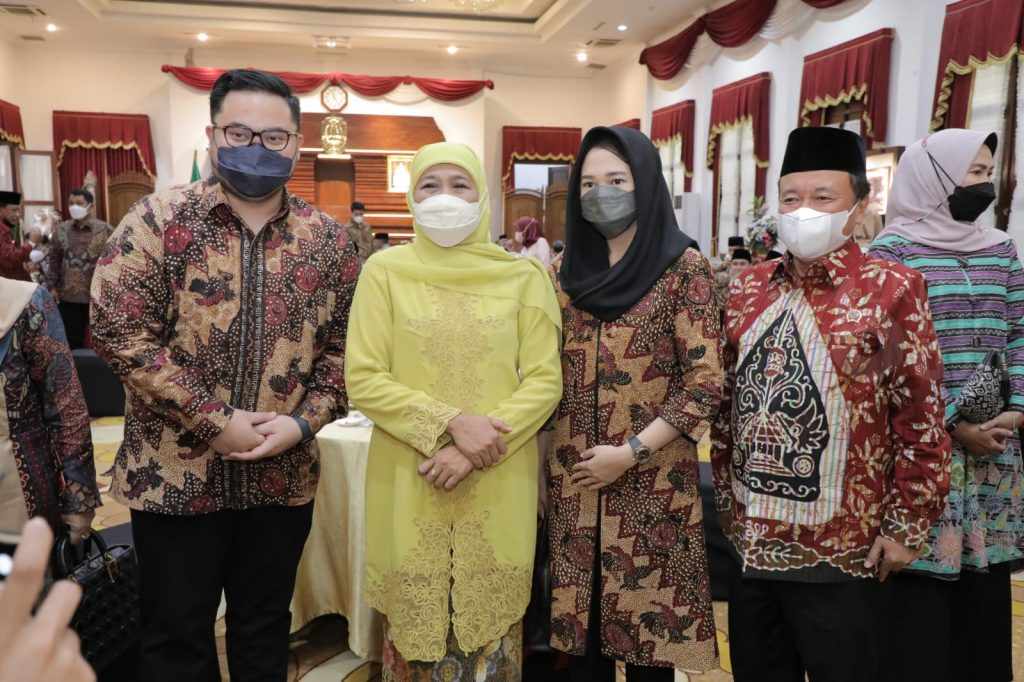 Bupati Kediri dan Istri Halalbihalal Bareng Khofifah dan Kepala Daerah se-Jatim