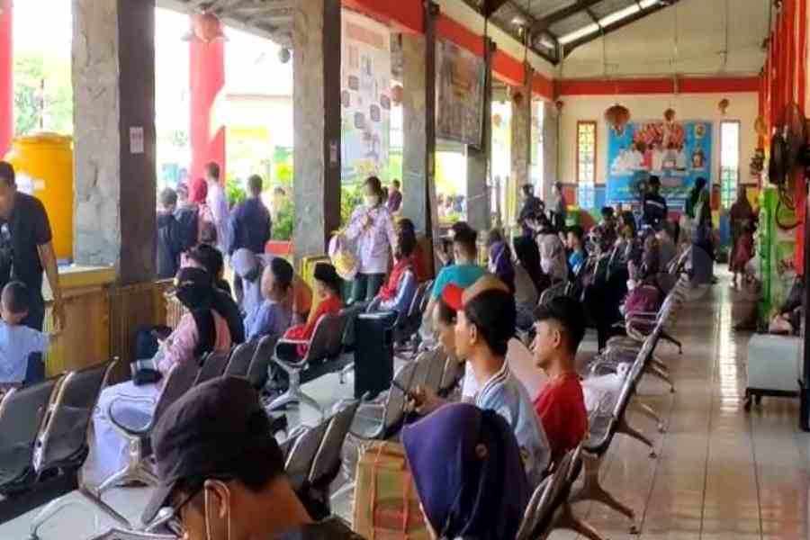 Arus Balik, Terminal Kertonegoro Ngawi Dipadati Ribuan Penumpang