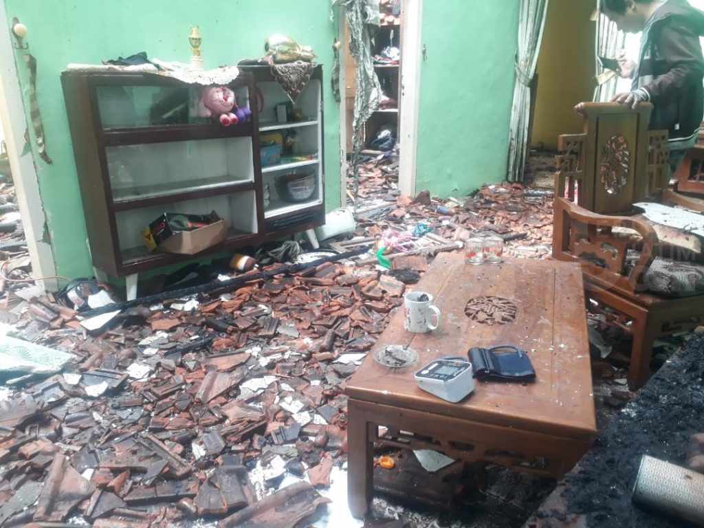 Rumah, Mobil, dan Motor PCX Warga Sampang Ludes Terbakar