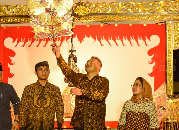 PDIP Singosari Malang Meriahkan Bulan Bung Karno dengan Pagelaran Wayang Kulit