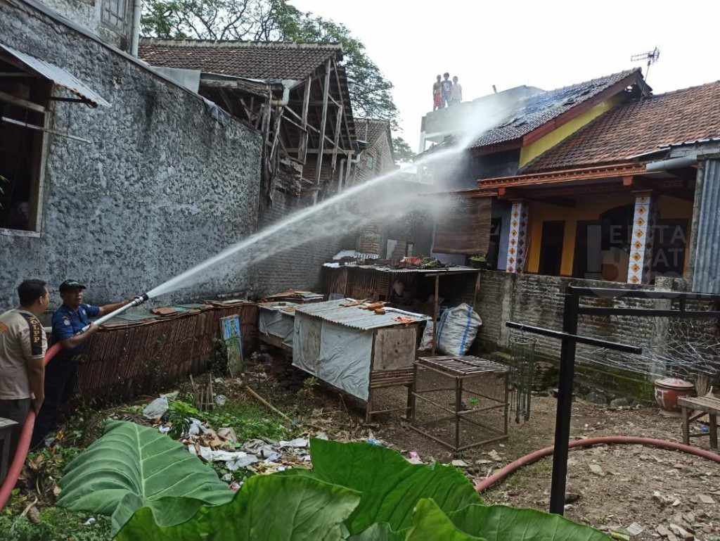 Akibat Puntung Rokok, Rumah di Ponorogo Terbakar