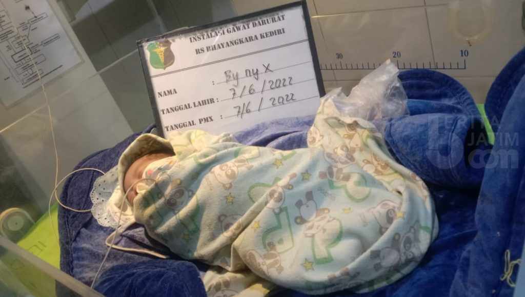 Bayi Perempuan Dibuang di Teras Rumah Hebohkan Warga Kediri