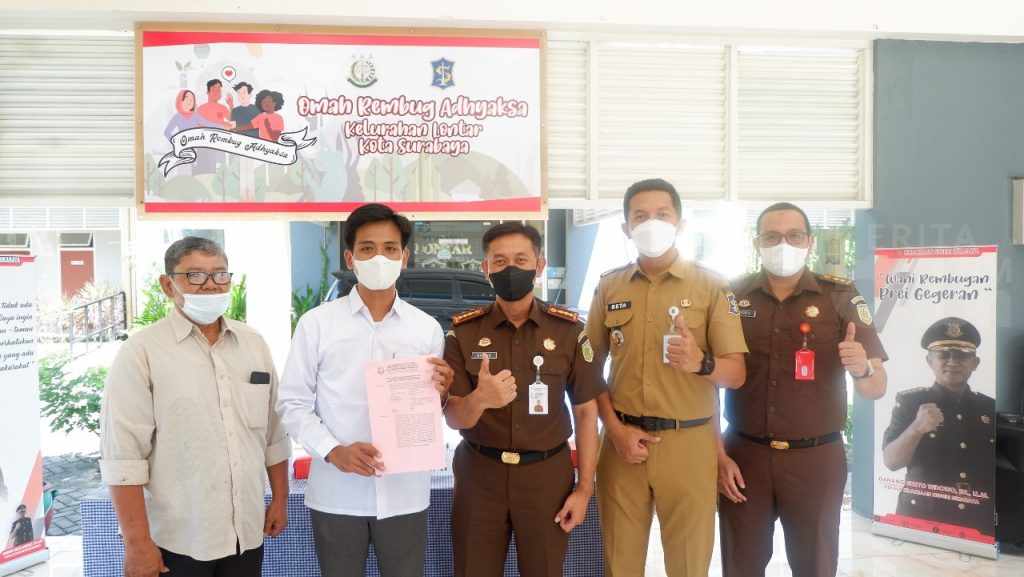 Kejari Surabaya Hentikan Penuntutan Kasus Penganiayaan Ojek Online