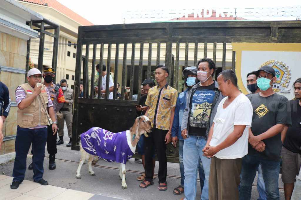 Buntut Ketua BK Terlibat Kasus Pernikahan Manusia dengan Domba, Pimpinan Dewan Gresik Ambil Alih