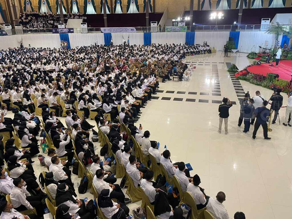 Di Depan Ribuan ASN, Khofifah: Orang Hebat dan Kuat Kalah dengan Inovatif