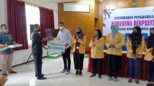 Atlet Voli Peraih Emas Sea Games Dapat Beasiswa dari Unidha Malang