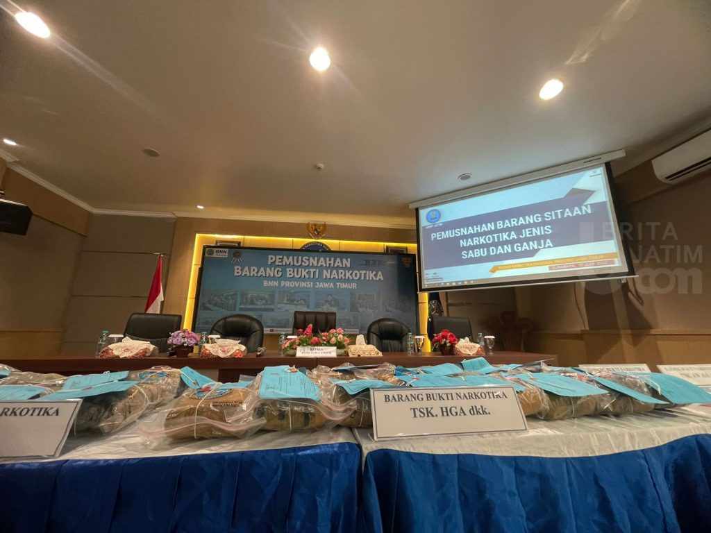 BNNP Jatim Musnahkan 18 Kilo Ganja