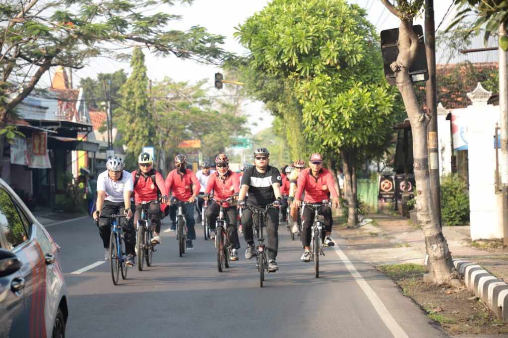 Sambut Hari Bhayangkara ke-76, Polres Kediri Kota Gelar Fun Bike