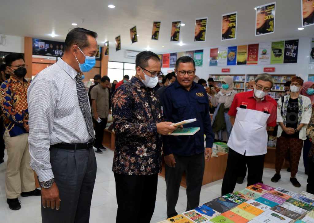 Penerbitan Mayor dan Indie Kini Dipajang di Toko Buku UMM