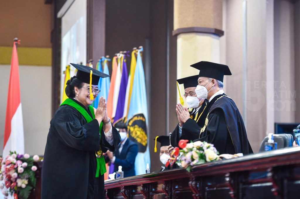 Menteri LHK RI Dikukuhkan Sebagai Profesor Kehormatan di Universitas Brawijaya