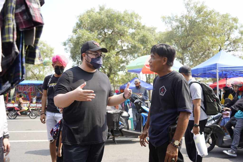 Mas Dhito Ajak PKL dan Pengunjung Jaga Kebersihan Kawasan SLG Kediri