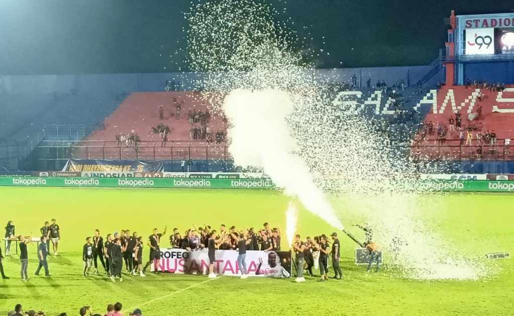 Persik Kediri Jadi Juara Trofeo Nusantara di Depan Ronaldinho