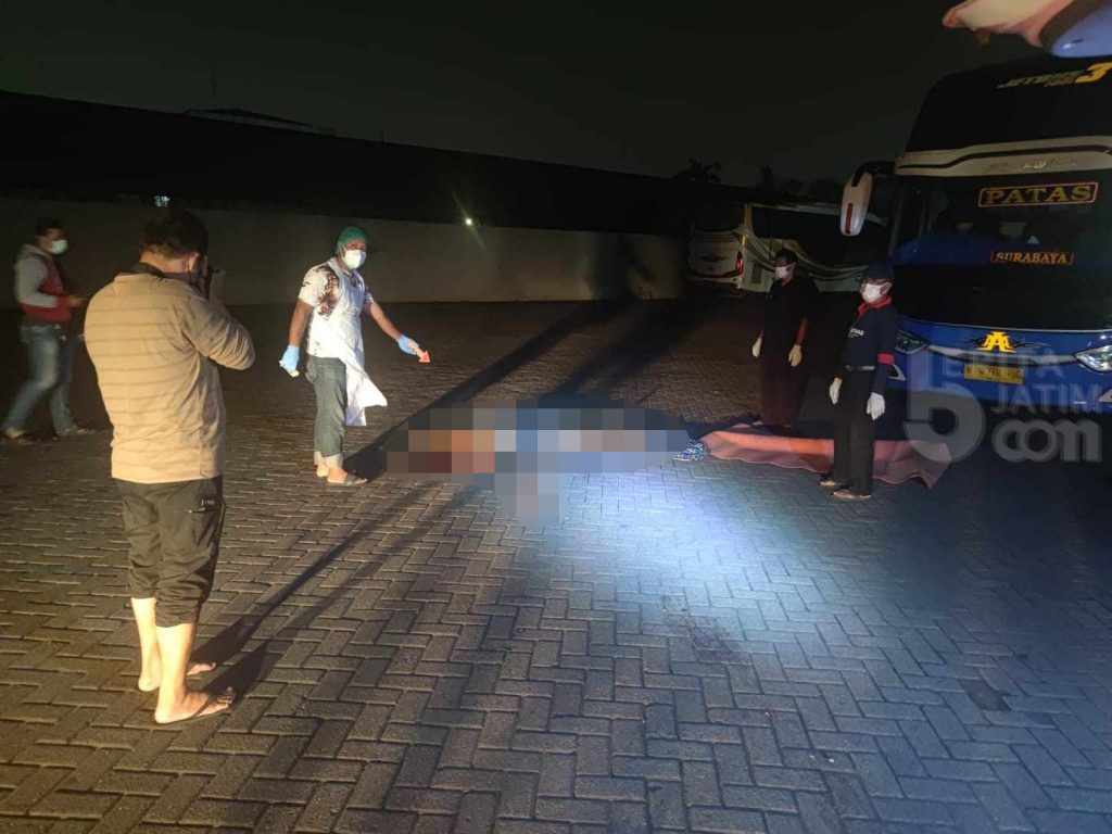 Sopir Bus Diduga Lalai, Teman Istirahat Terlindas di Garasi Waru Sidoarjo