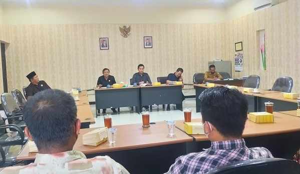 DPRD Lamongan Terima Audiensi Petani Garam Brondong, Bahas Soal Limbah