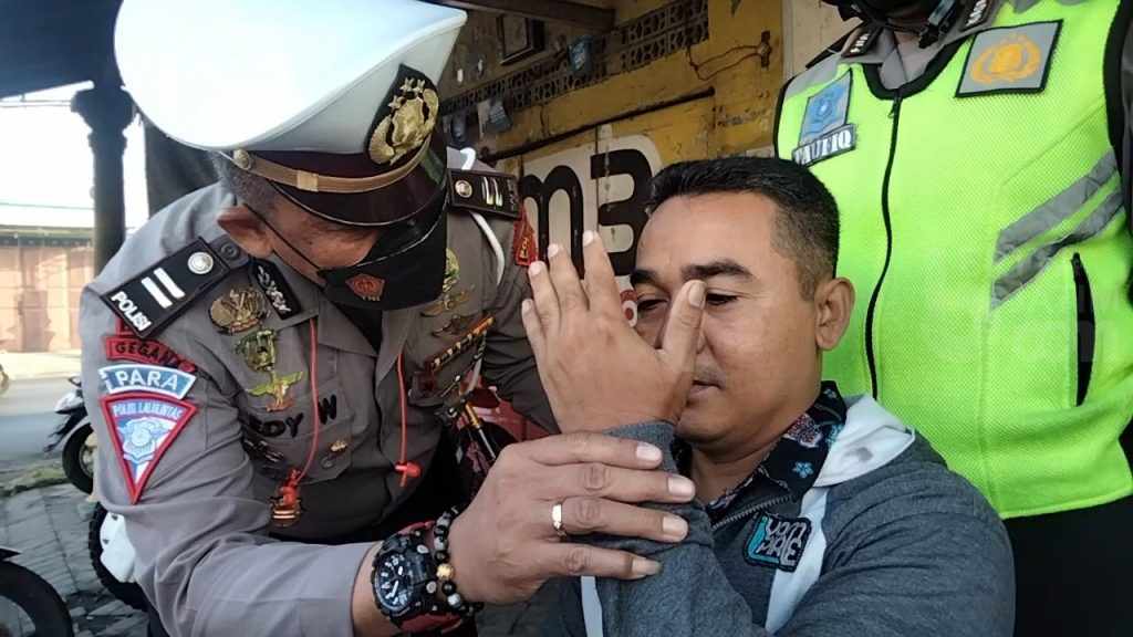 Tangani Pelanggar Lalin, Satlantas Polres Mojokerto Gunakan Hipnoterapi