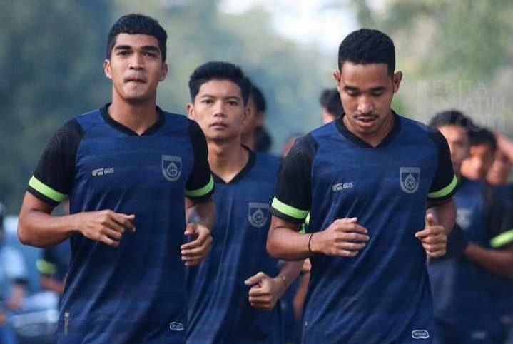 Gresik United Gelar Uji Coba Perdana