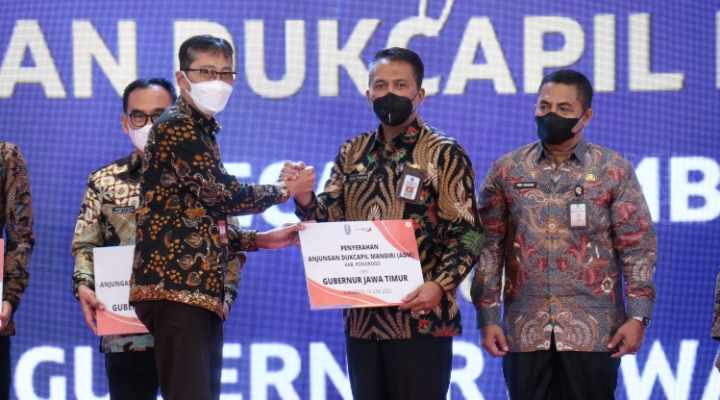 Bank Jatim Berikan Mesin ADM Untuk 38 Pemda Di Jatim