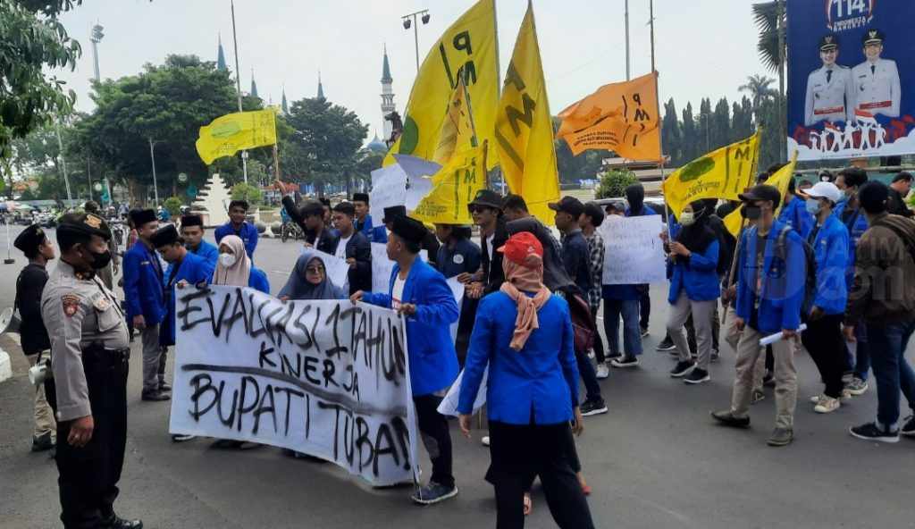 Mahasiswa Tuding Bupati Tuban Tak Punya Nyali Temui Pendemo
