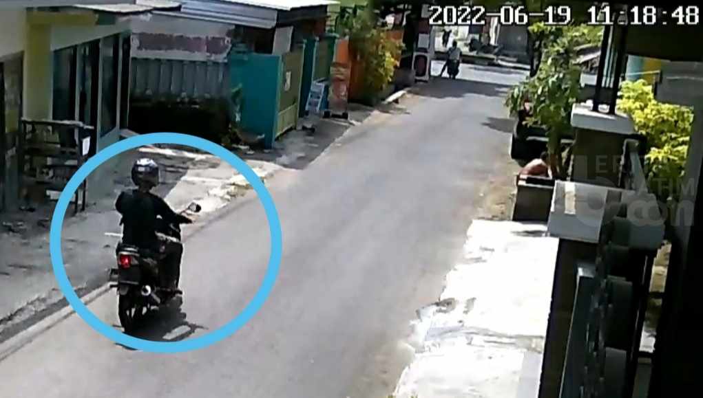Jambret Beraksi di Tuban, Terekam CCTV Incar Ibu-ibu