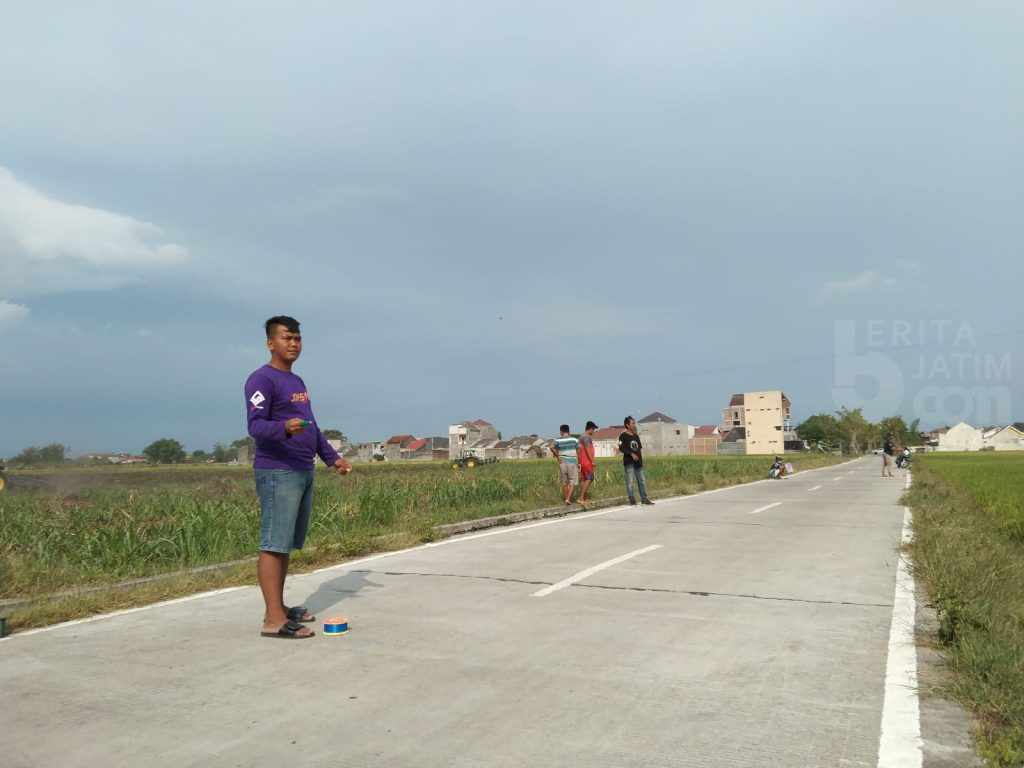 Meriahkan HUT Bhayangkara Ke-76, Yayasan PRB Dukung Turnamen Layangan di 3 Kota