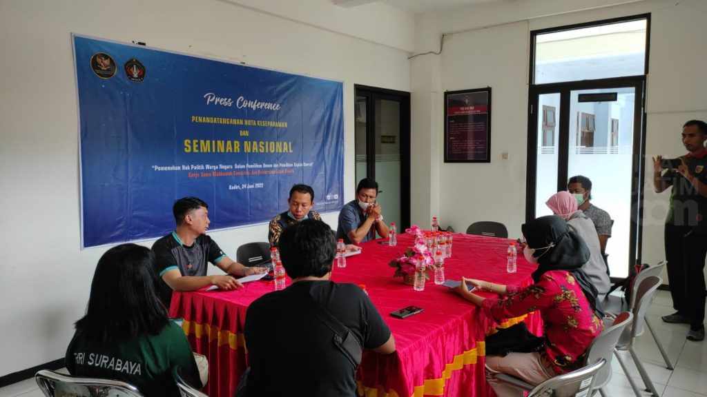 Gandeng MK, Fakultas Hukum Uniska Kediri Gelar Seminar Pemenuhan Hak Politik