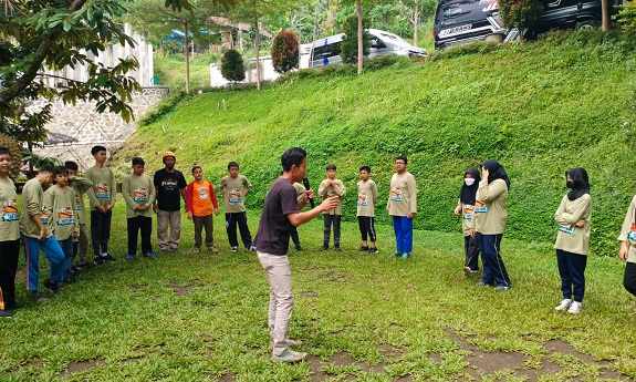 Liburan Sekolah, Guru dan Pelajar Tadabbur Alam di DeDurian Park Jombang