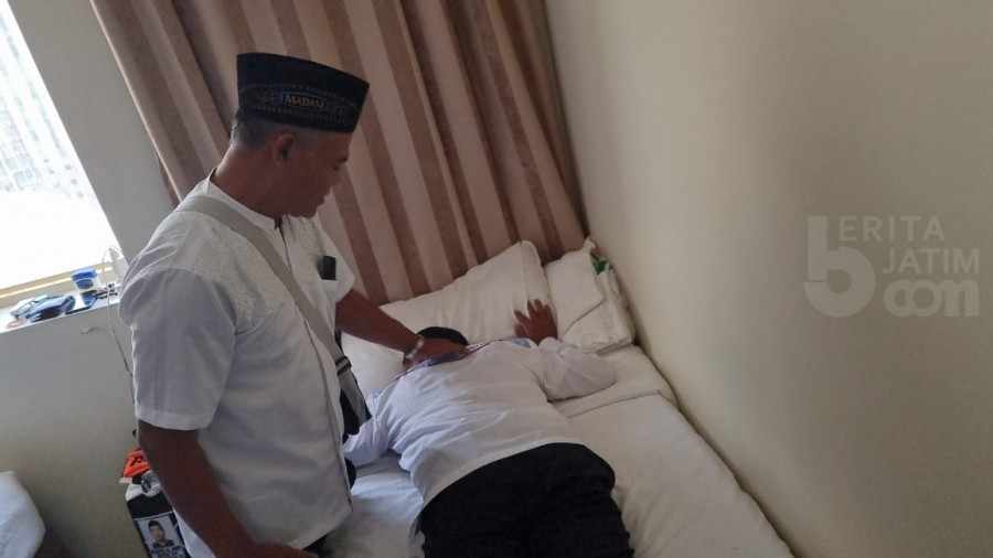 Di Tanah Suci, CJH asal Bojonegoro Bantu Jemaah Lain dengan Terapi Geni