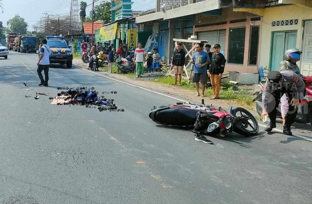 Mahasiswa Asal Sidayu Gresik Tabrak Truk Trailer, Meninggal Seketika