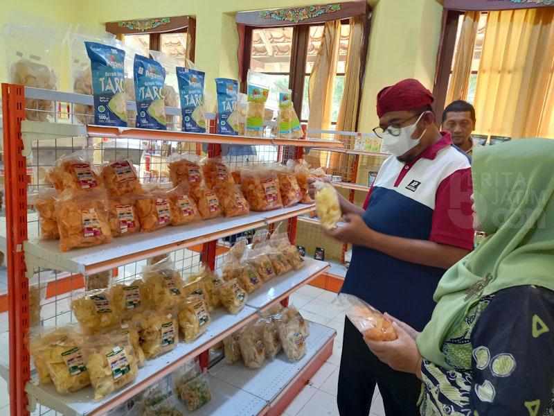 Sejak Produknya Masuk Mall UMKM, 1000 Bungkus Kripik Singkong Ludes 2 Minggu
