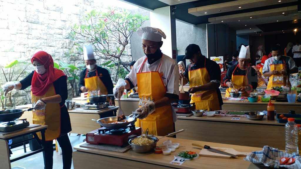 BPC ICA Sidoarjo Gelar Lomba Kuliner Mie Burung Dara