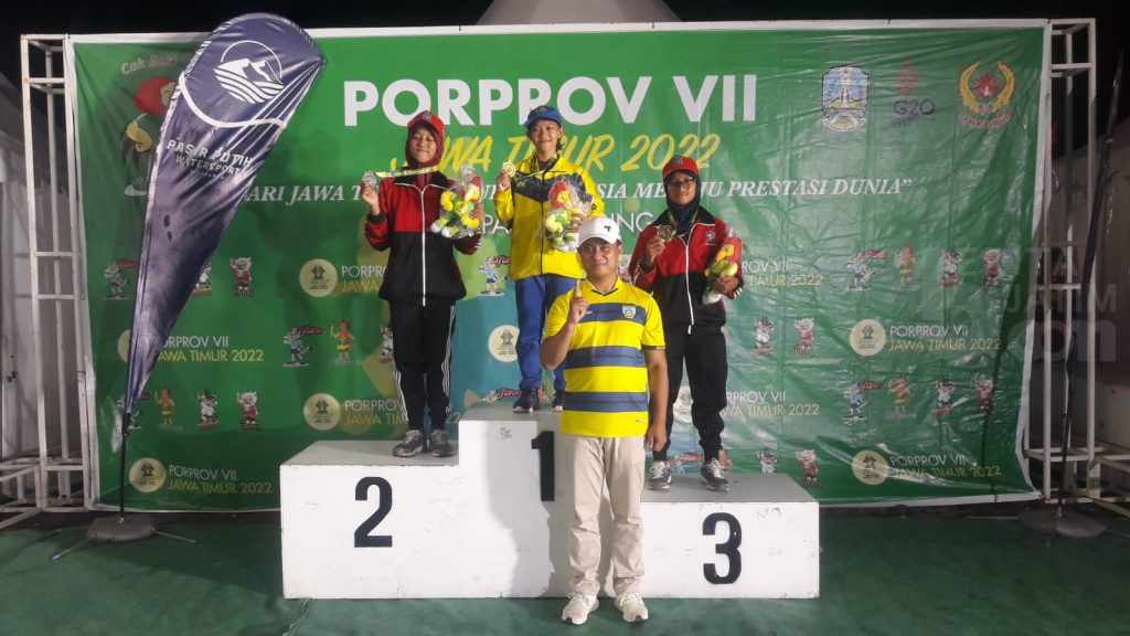 Kabupaten Gresik Pertahankan Juara Umum Porprov Panjat Tebing