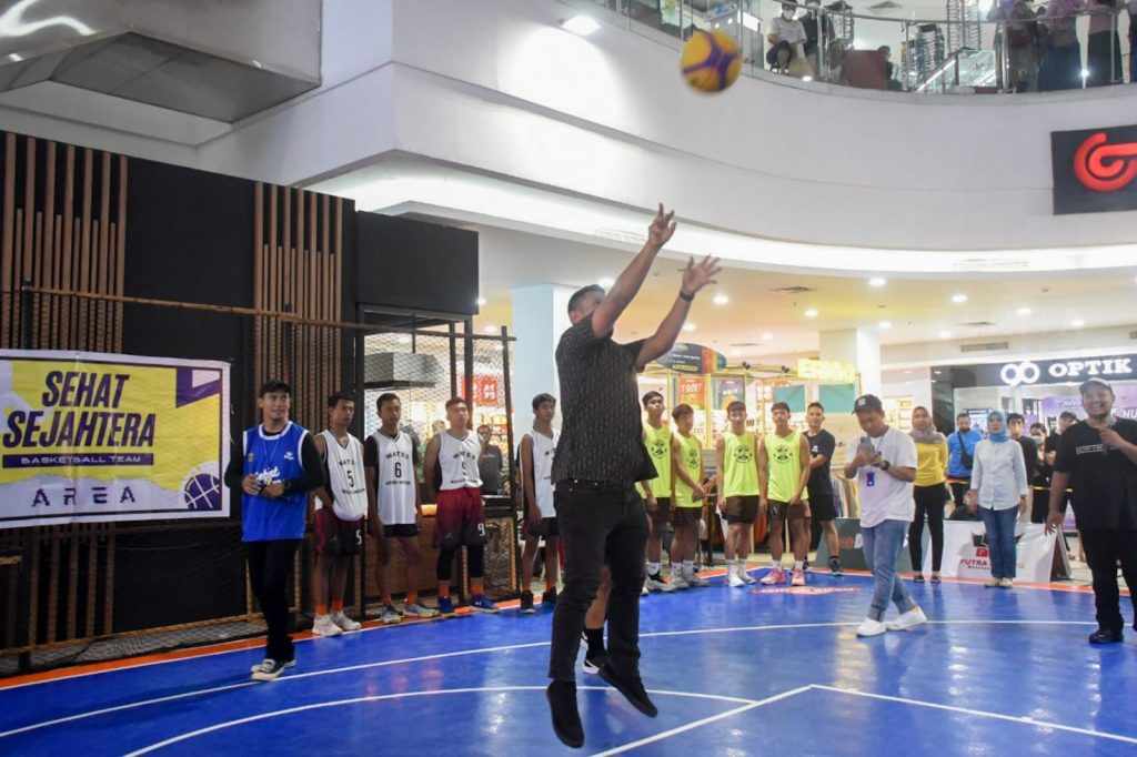 Lemparan Bebas Wali Kota Kediri Masuk ke Ring pada 3X3 Basketball Competition